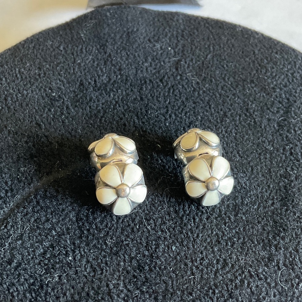 Pandora Silver and White Flower clasps